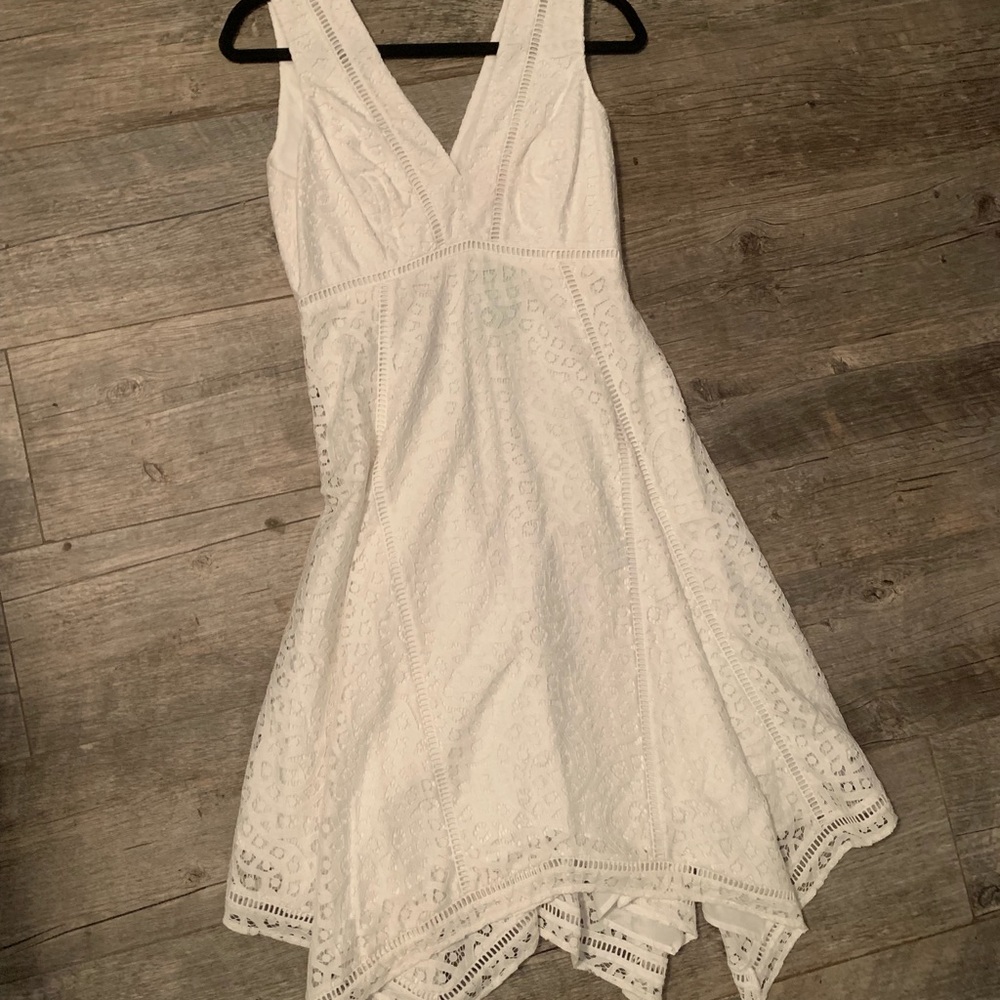 Oyster Shell Lace Lilly Pulitzer Dress Size 2 - Picture 2 of 5